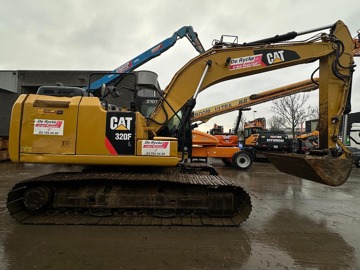 Used Catterpillar 320FL 2017