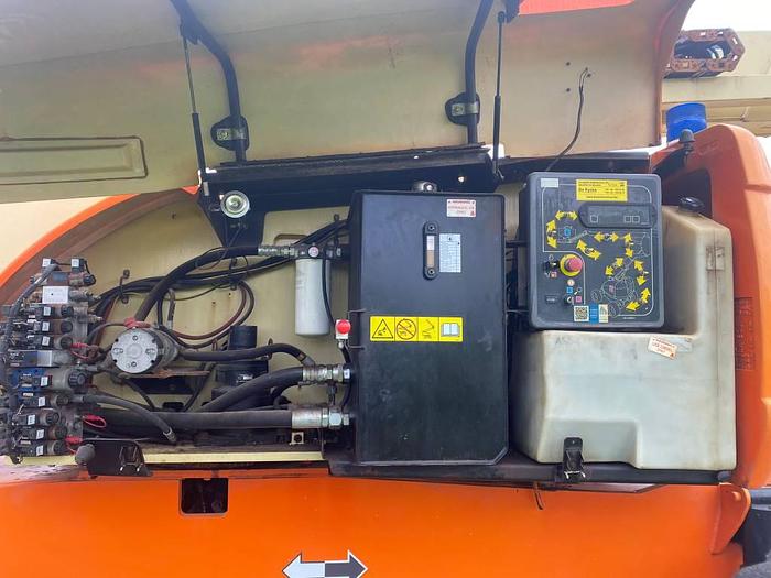 Used JLG 800AJ 2010