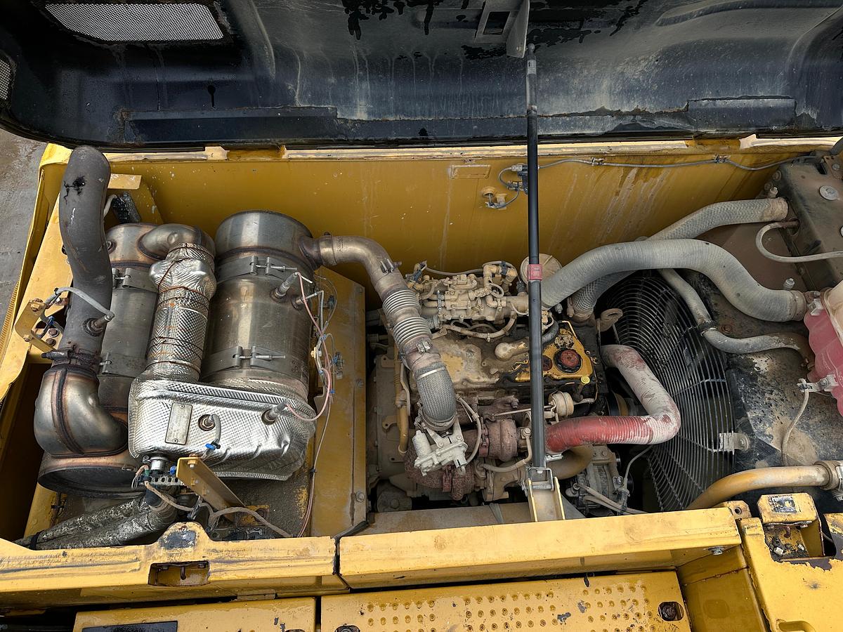 Used Catterpillar 320FL 2017