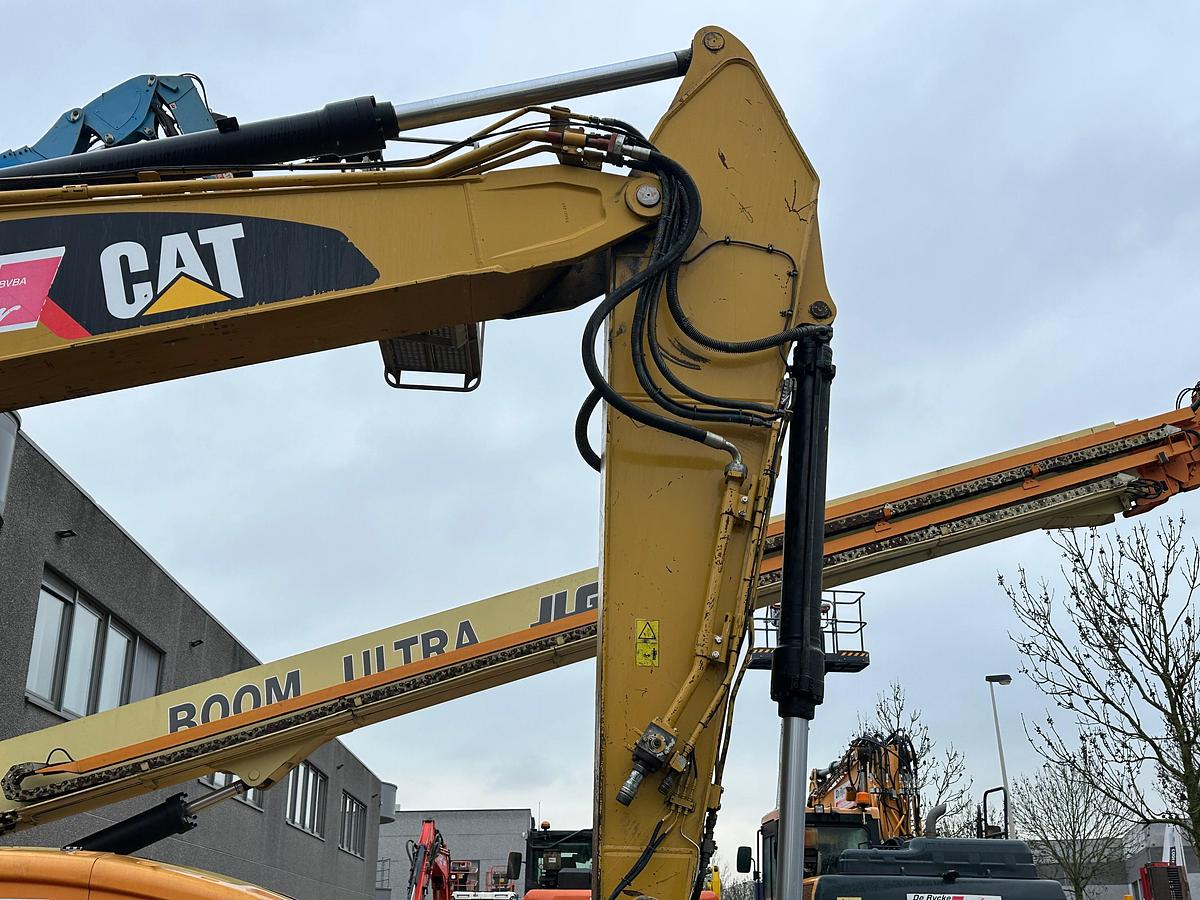 Used Catterpillar 320FL 2017