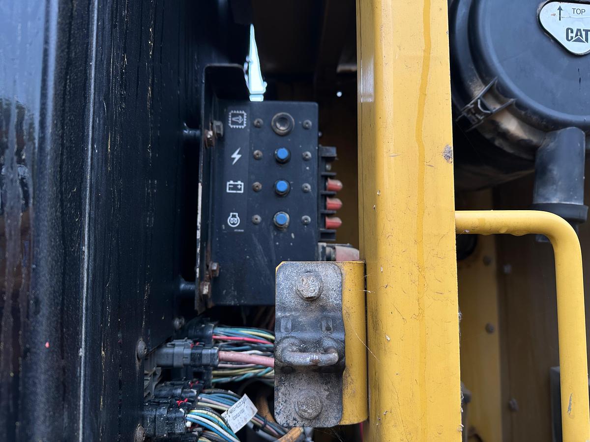 Used Catterpillar 320FL 2017