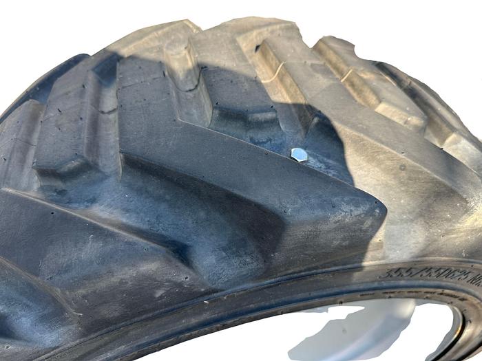 Used LIGHTNING 355 55D625 NHS