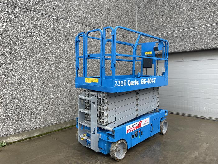 Used GENIE GS4047 2017