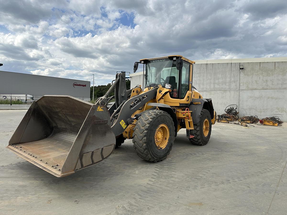 Used Volvo L90H 2018