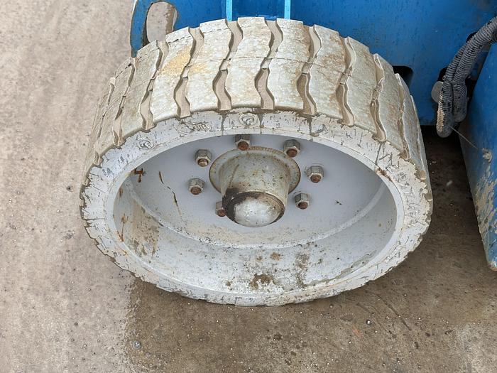 Used Genie Z3020N 2008