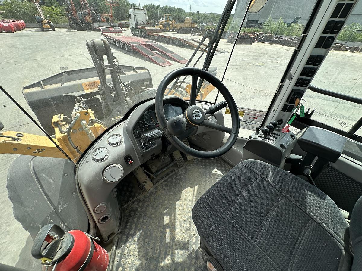 Used Volvo L90H 2018