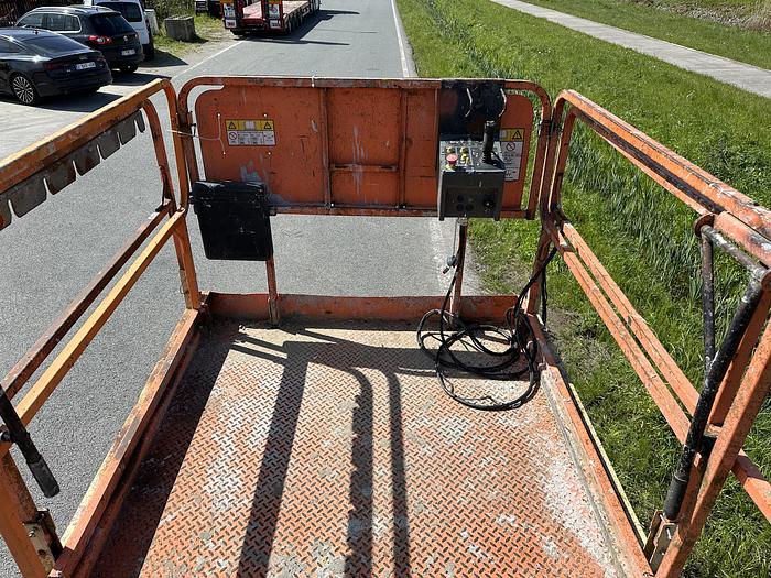 Used JLG 260MRT 2006