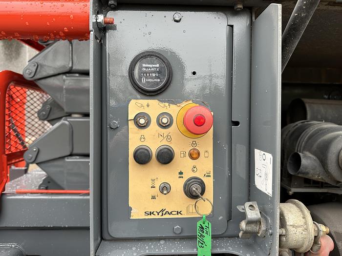 Used 2726 SKYJACK SJ6826RT