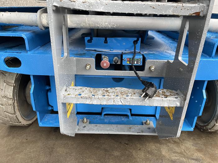 Used GENIE GS4047 2017