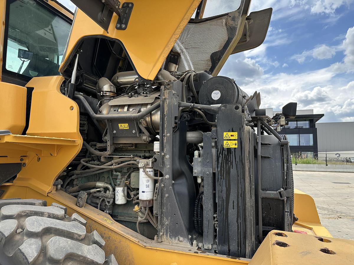 Used Volvo L90H 2018