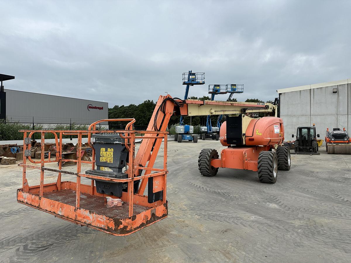 Used JLG 800AJ 2011
