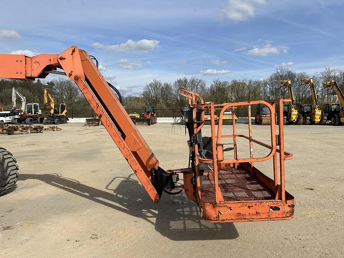 Used JLG 600AJ 2011