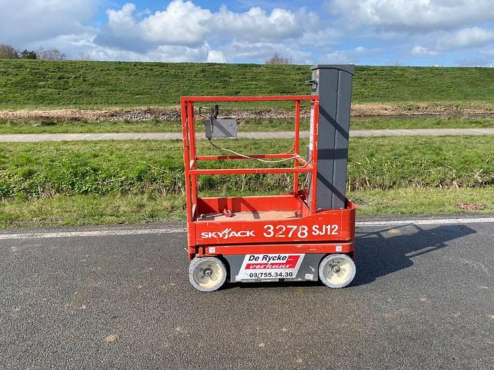 Used SkyJack SJ12 2013