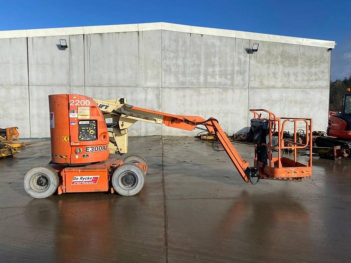 Used JLG E 300 AJ