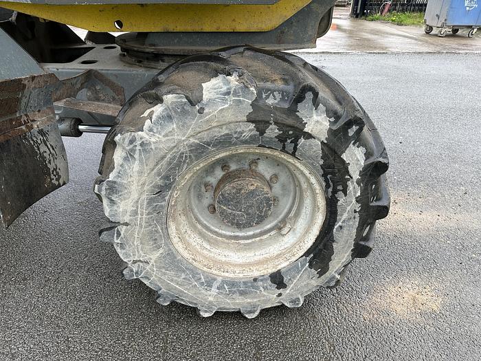 Used Neuson 6001 2013