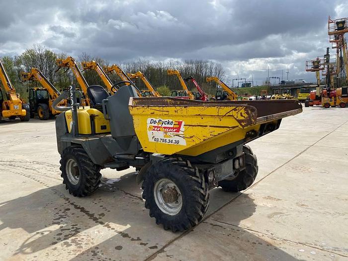 Used Neuson 3001 2014