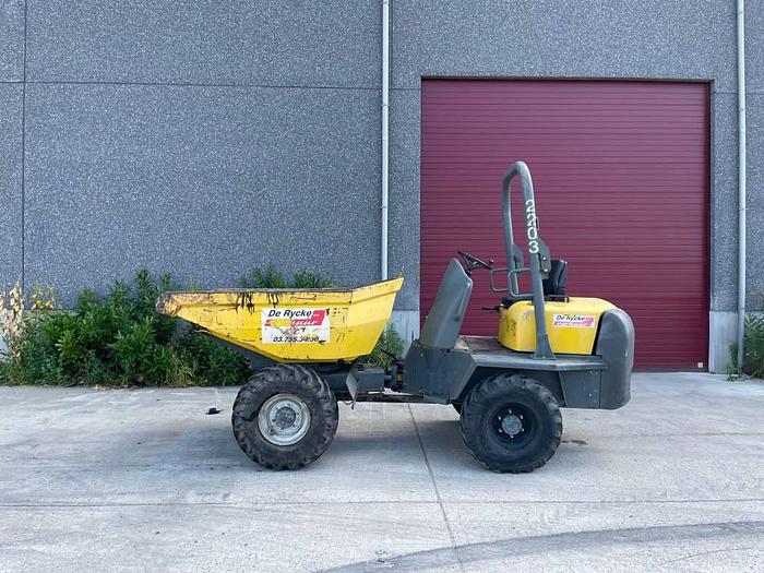 Used Neuson 3001 2014