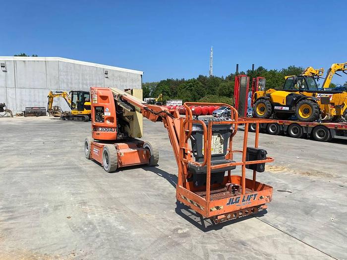 Used JLG E 300 AJP