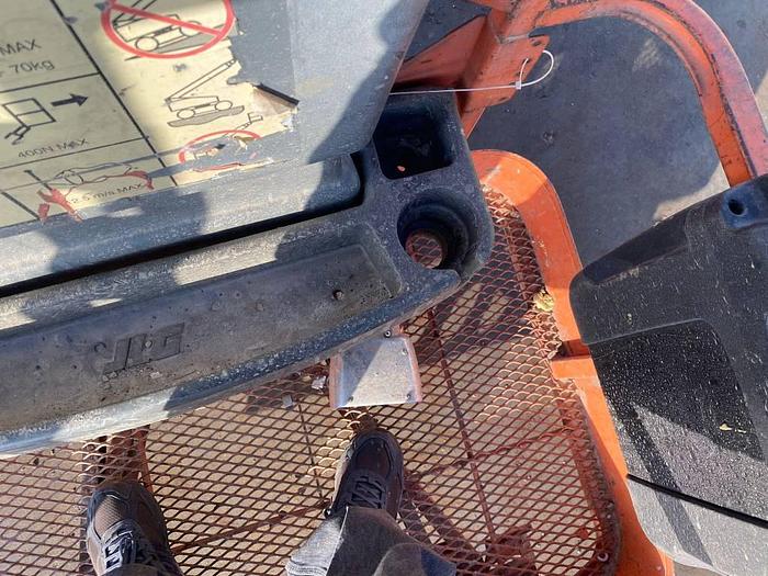 Used JLG E 300 AJ