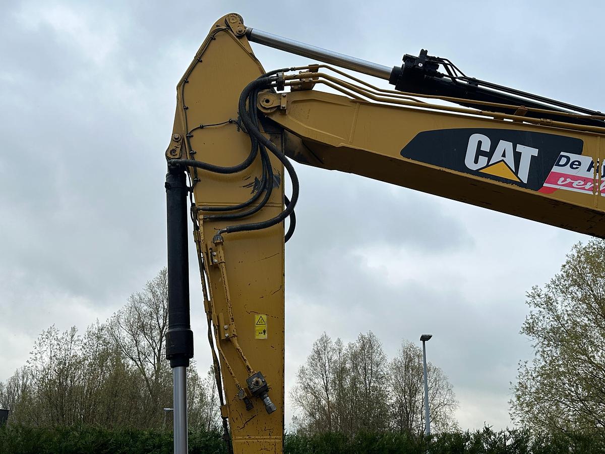 Used Catterpillar 320FL 2017