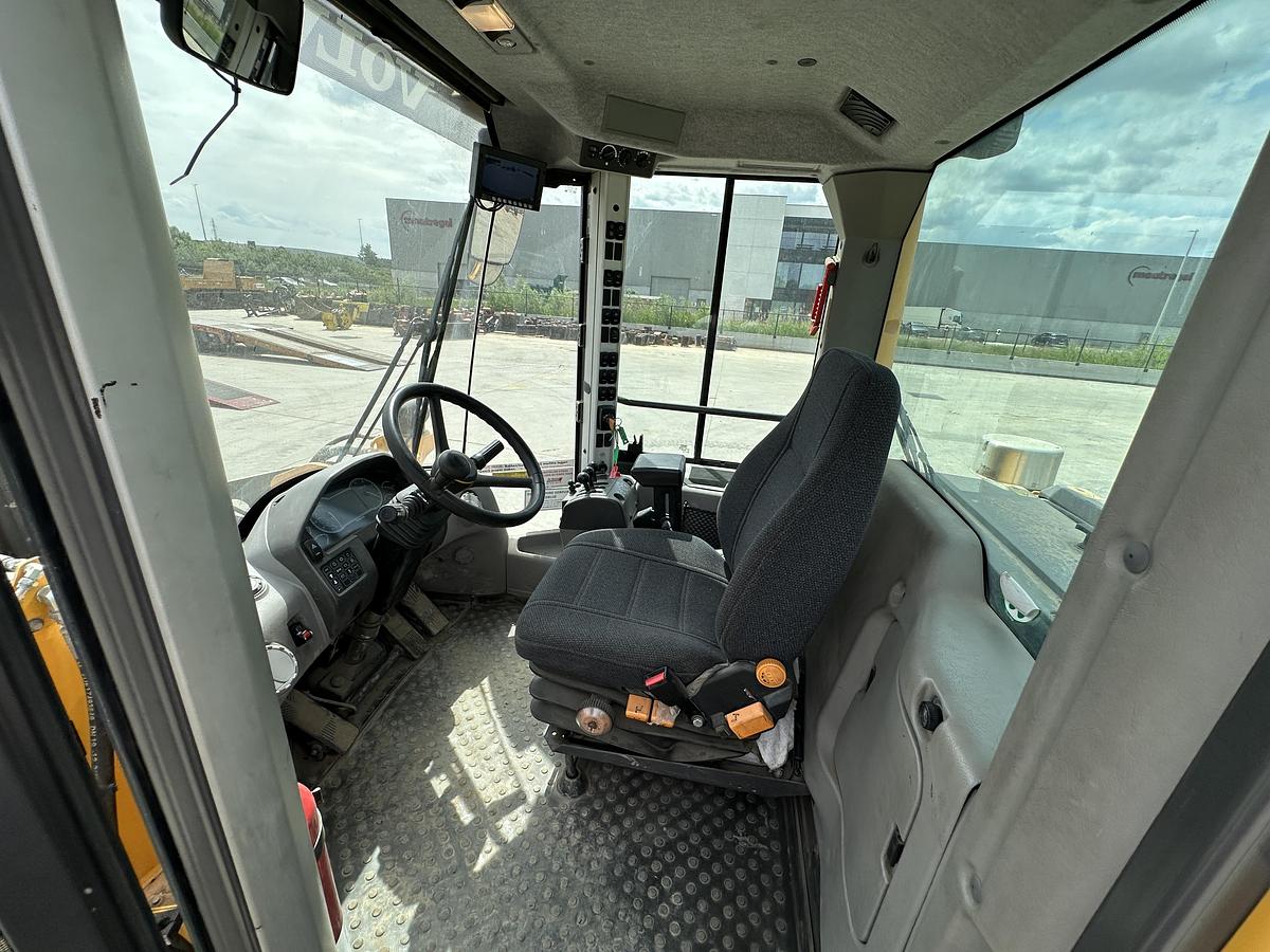 Used Volvo L90H 2018