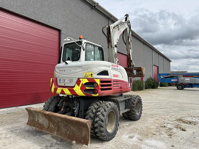 Used TAKEUCHI TB295W 2017
