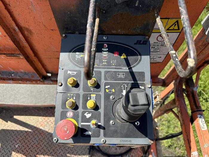 Used JLG 260MRT 2006