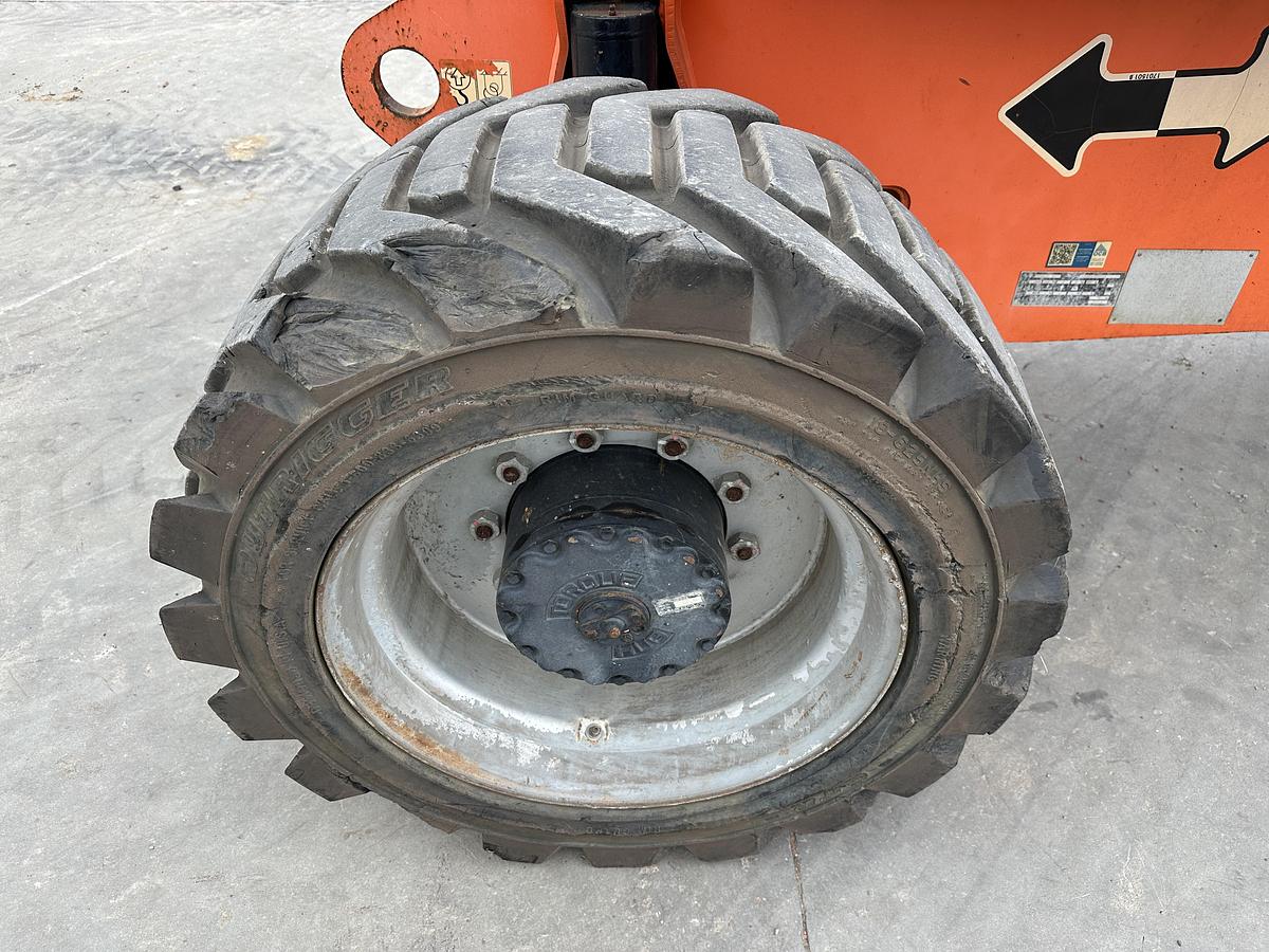 Used JLG 800AJ 2011