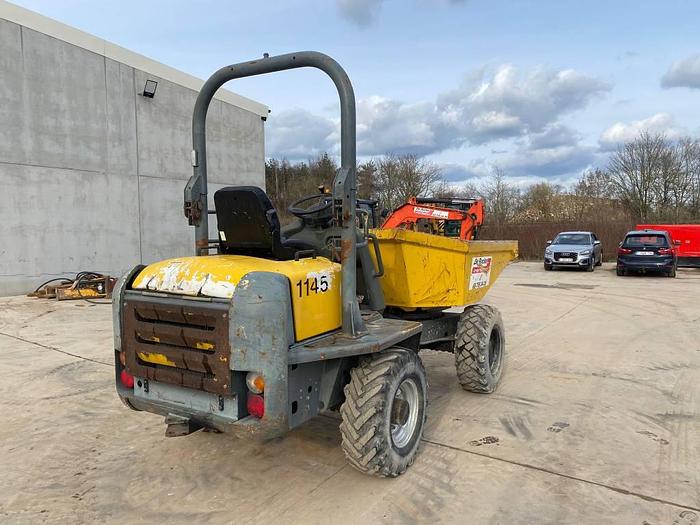 Used Neuson 3001