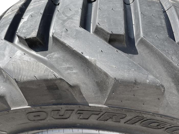 Used OUTRIGGER 33x15.50 -16.5 NHS