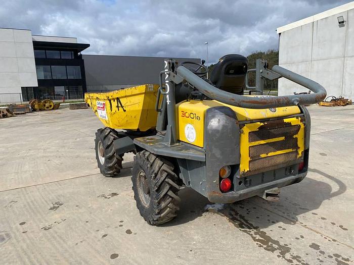 Used Neuson 3001 2014