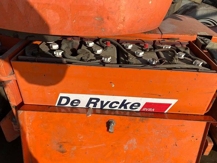 Used JLG E 300 AJ