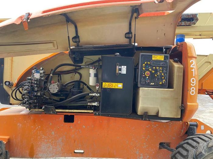 Used JLG 800 AJ
