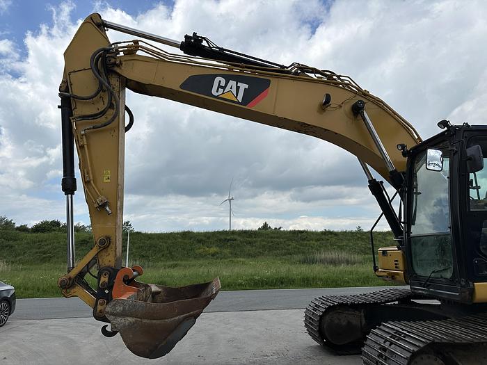 Used CAT 320FL 2017