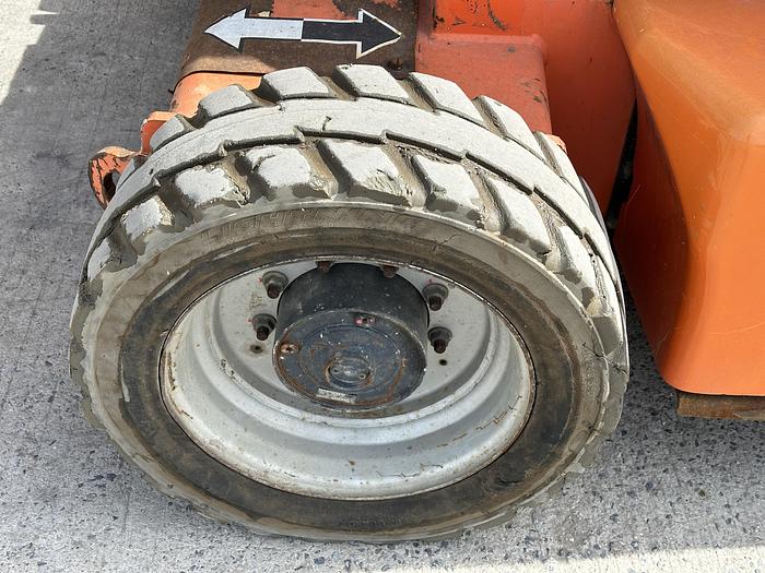 Used JLG E450 2008