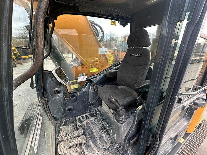 Used Hyundai HX235LCR 2019