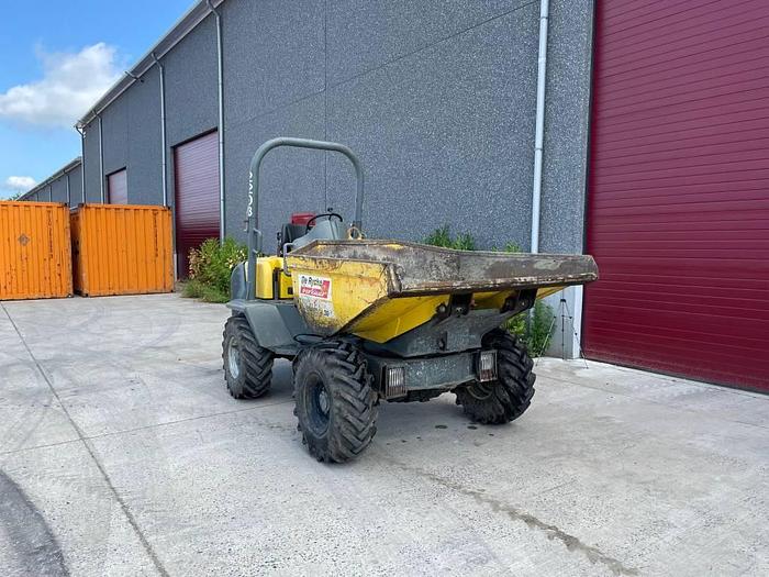 Used Neuson 3001 2014