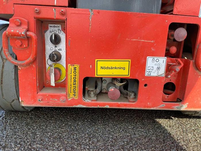 Used SkyJack SJ12 2013