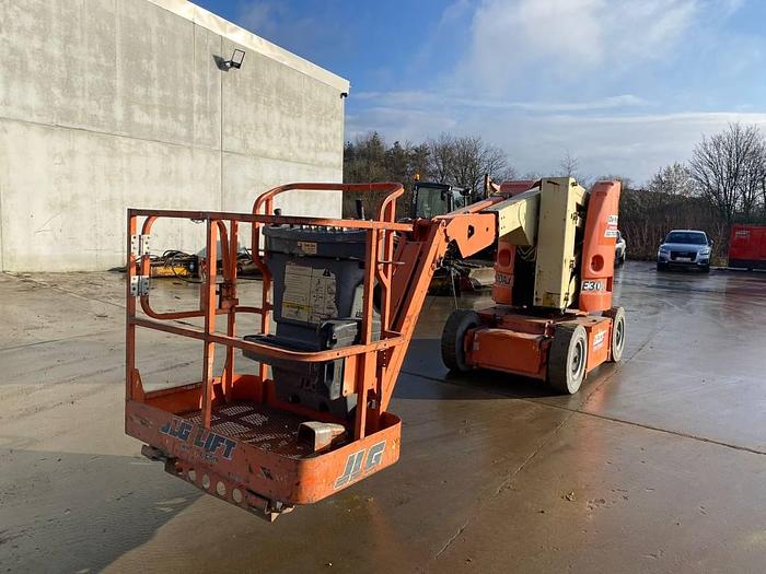 Used JLG E 300 AJ