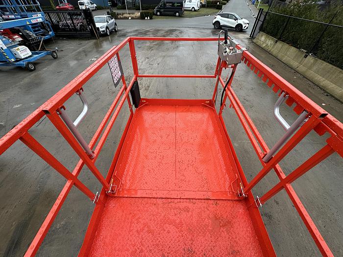 Used 2726 SKYJACK SJ6826RT