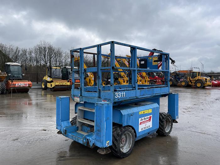 Used Genie GS2668 2007