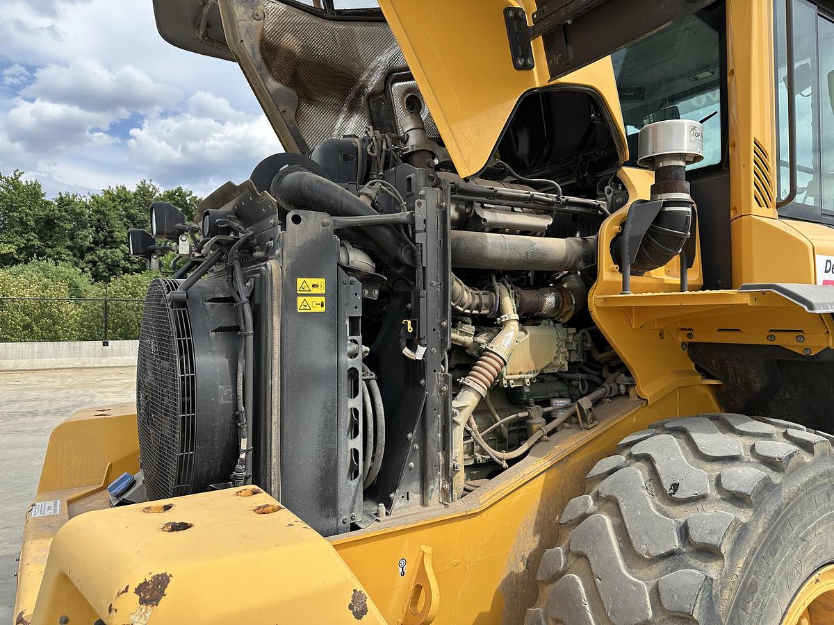 Used Volvo L90H 2018
