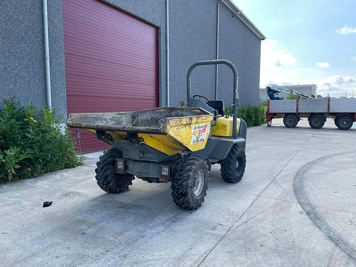 Used Neuson 3001 2014