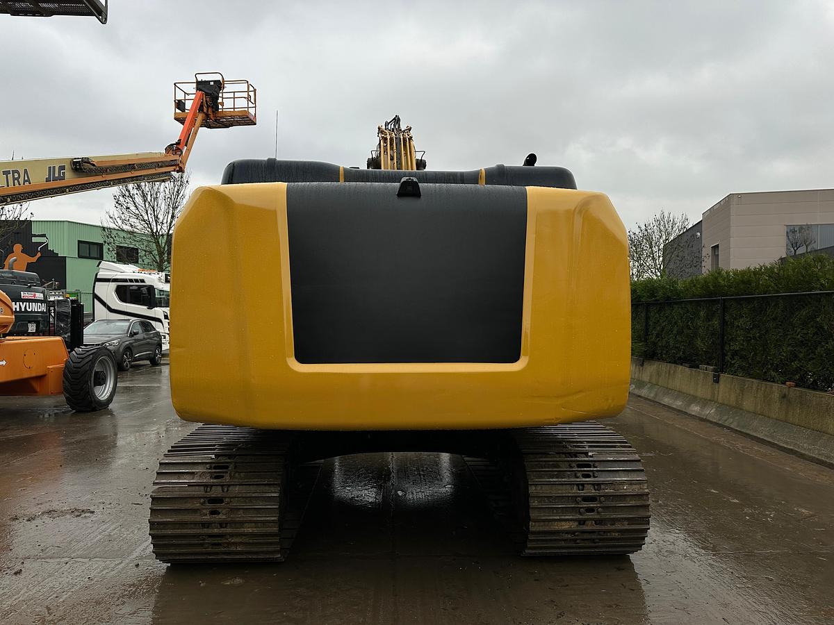 Used Catterpillar 320FL 2017