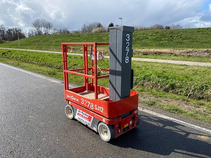 Used SkyJack SJ12 2013