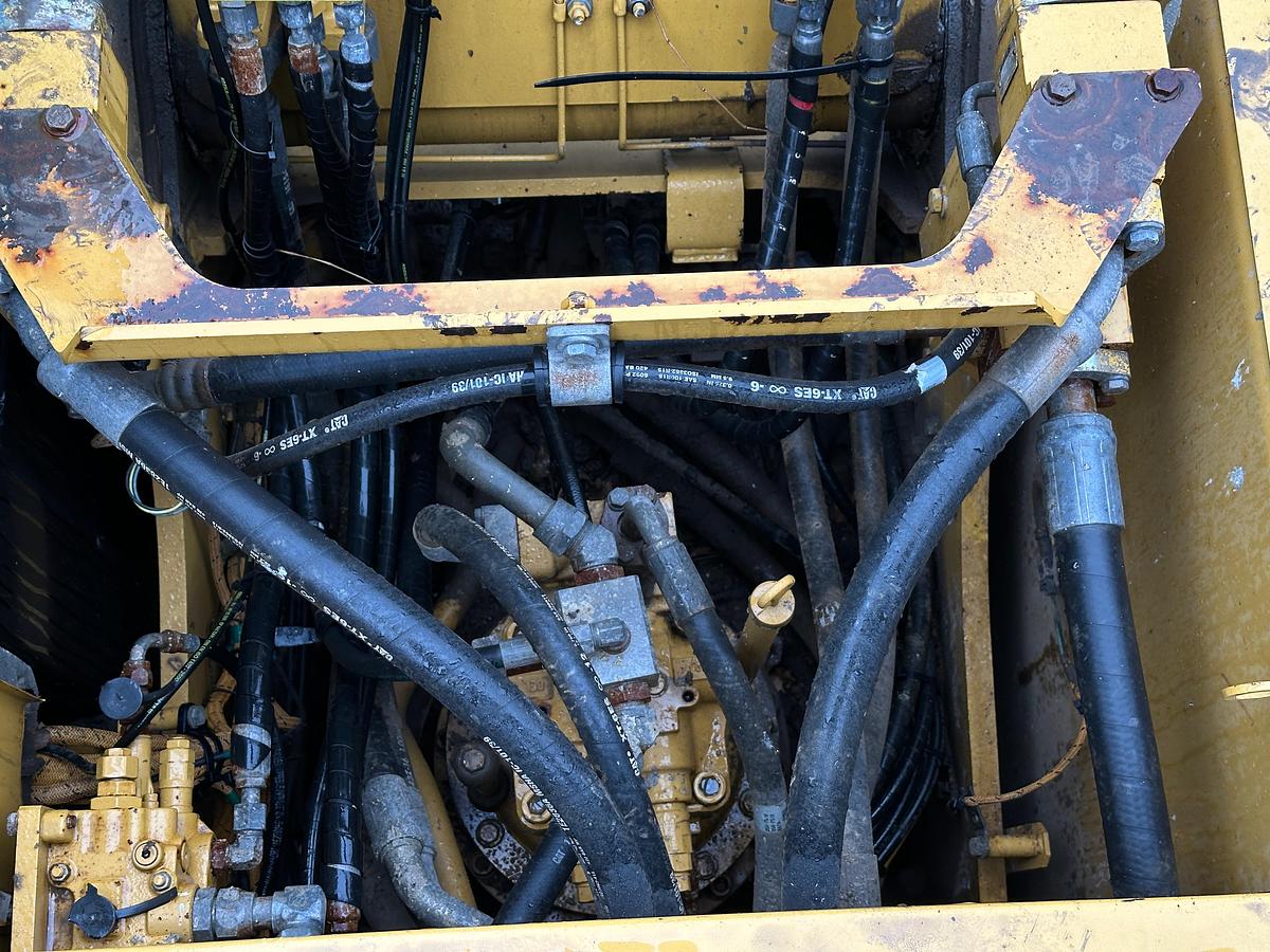 Used Catterpillar 320FL 2017