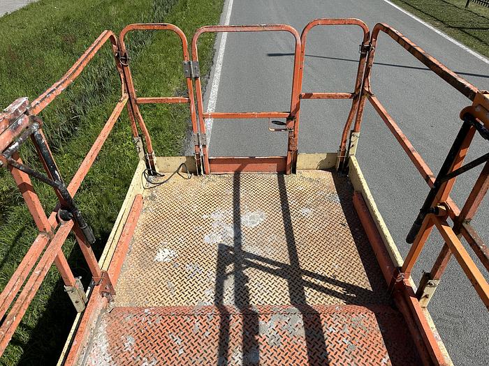 Used JLG 260MRT 2006