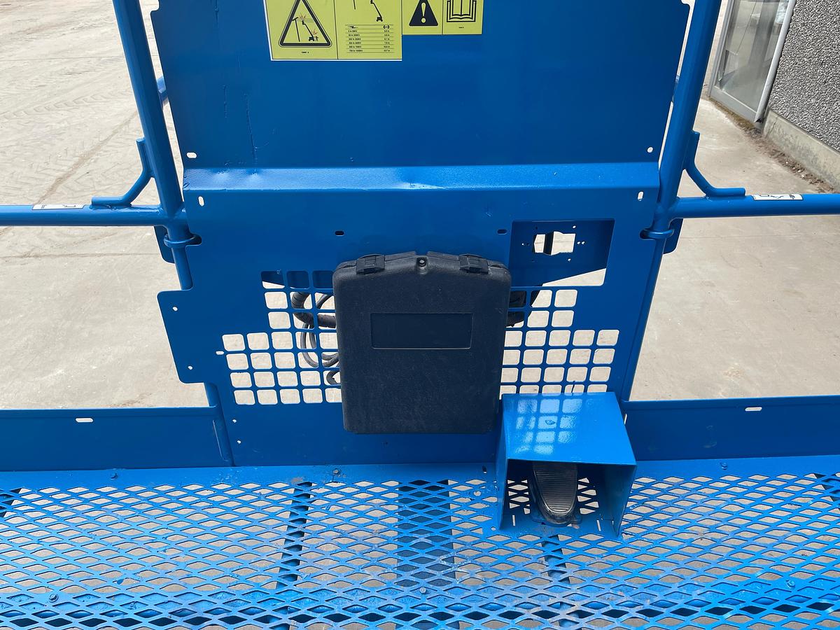 Used 2006 GENIE Z80/60