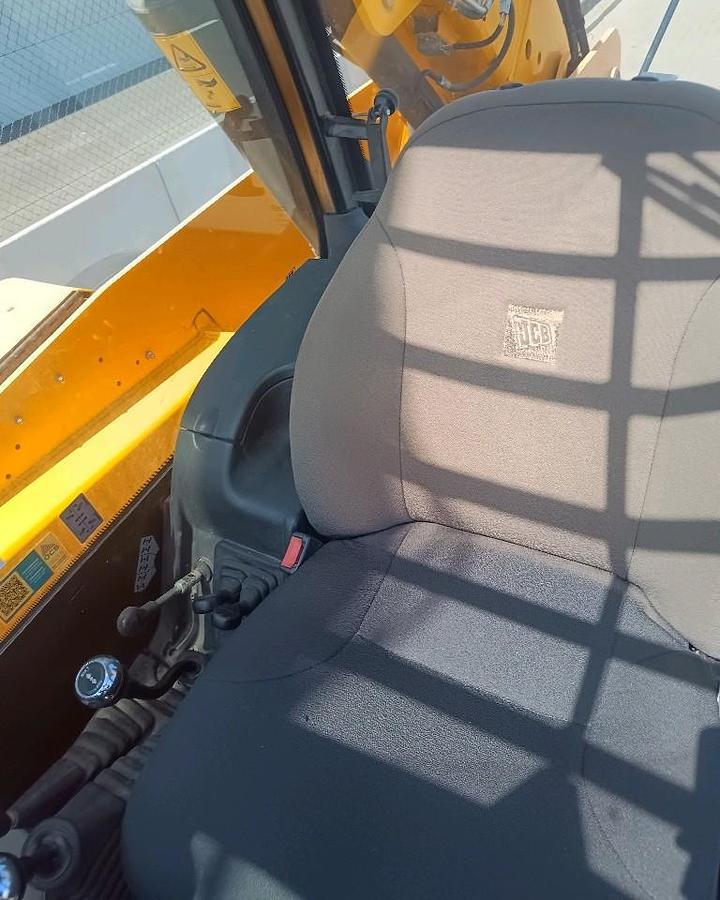 Used JCB 540-180 2017