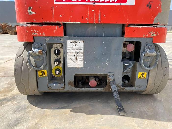 Used SkyJack SJ 16 2014